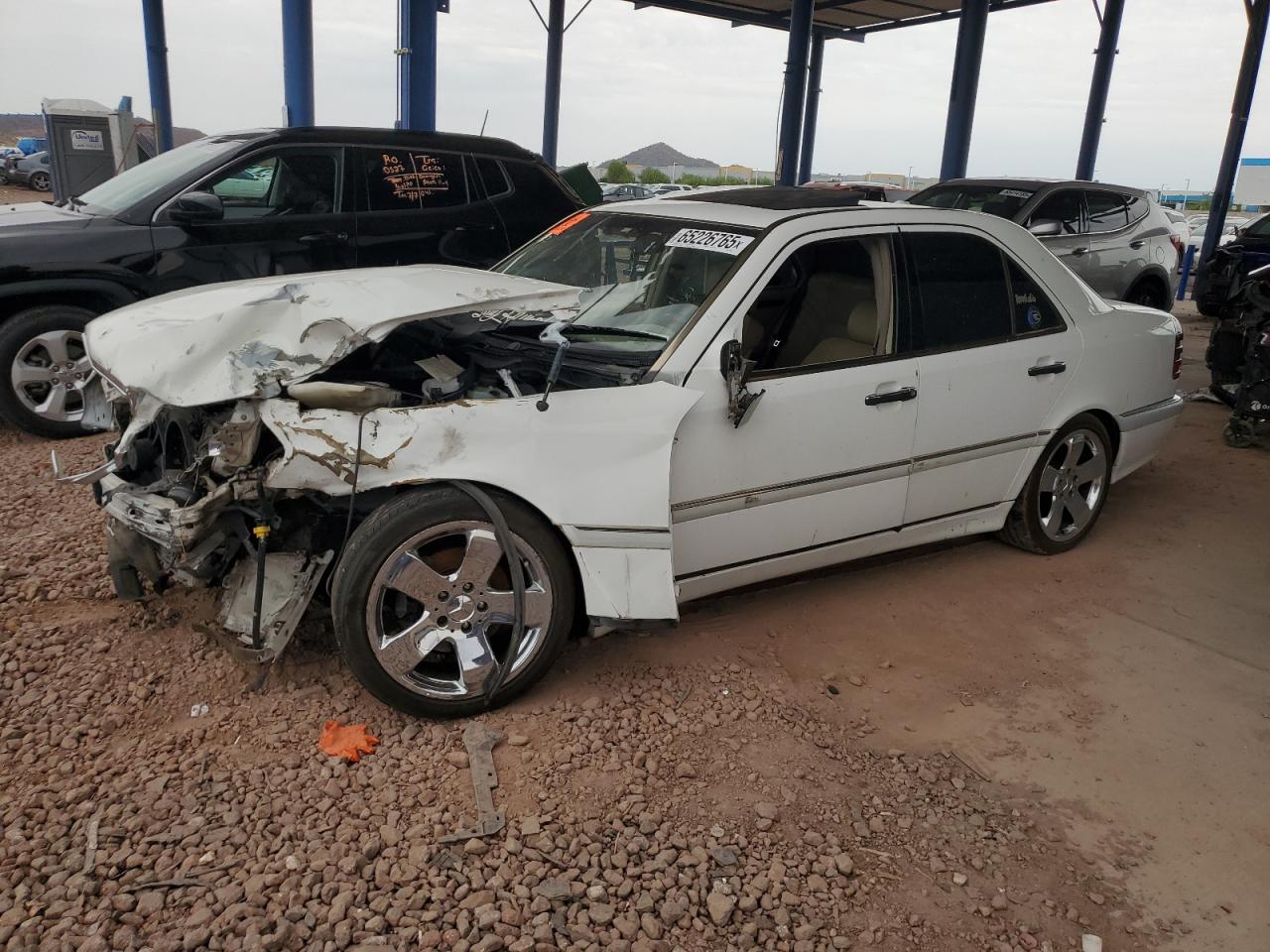 2000 Mercedes-Benz C 230, Copart US lot 45871926, VIN WDBHA24G7YA847217: photo 1, Front End