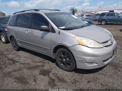 2006 Toyota Sienna LE, IAA US lot 46049722: auction vehicle photo