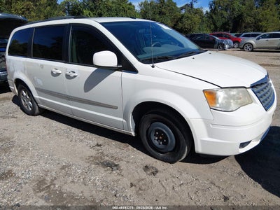 2010 Chrysler Town & Country Touring, IAA US lot 46193275: photo 1, auction vehicle condition