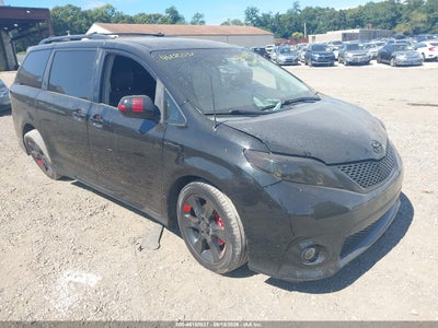 2011 Toyota Sienna SE, IAA US lot 46150537: auction vehicle photo