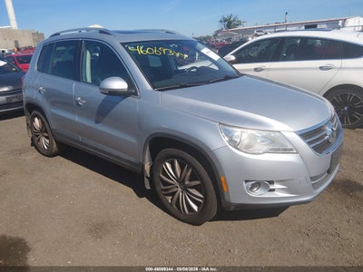 2011 Volkswagen Tiguan SE, IAA US lot 46069344: auction vehicle photo