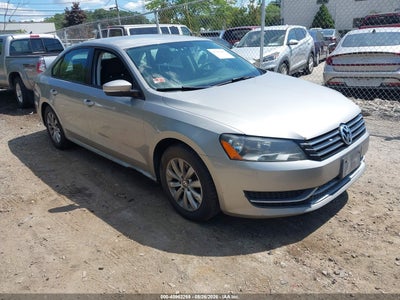 2013 Volkswagen Passat 2.5L S, IAA US lot 45962269: auction vehicle photo