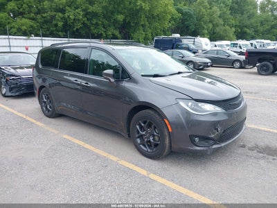 2019 Chrysler Pacifica Limited, IAA US lot 45579970: auction vehicle photo